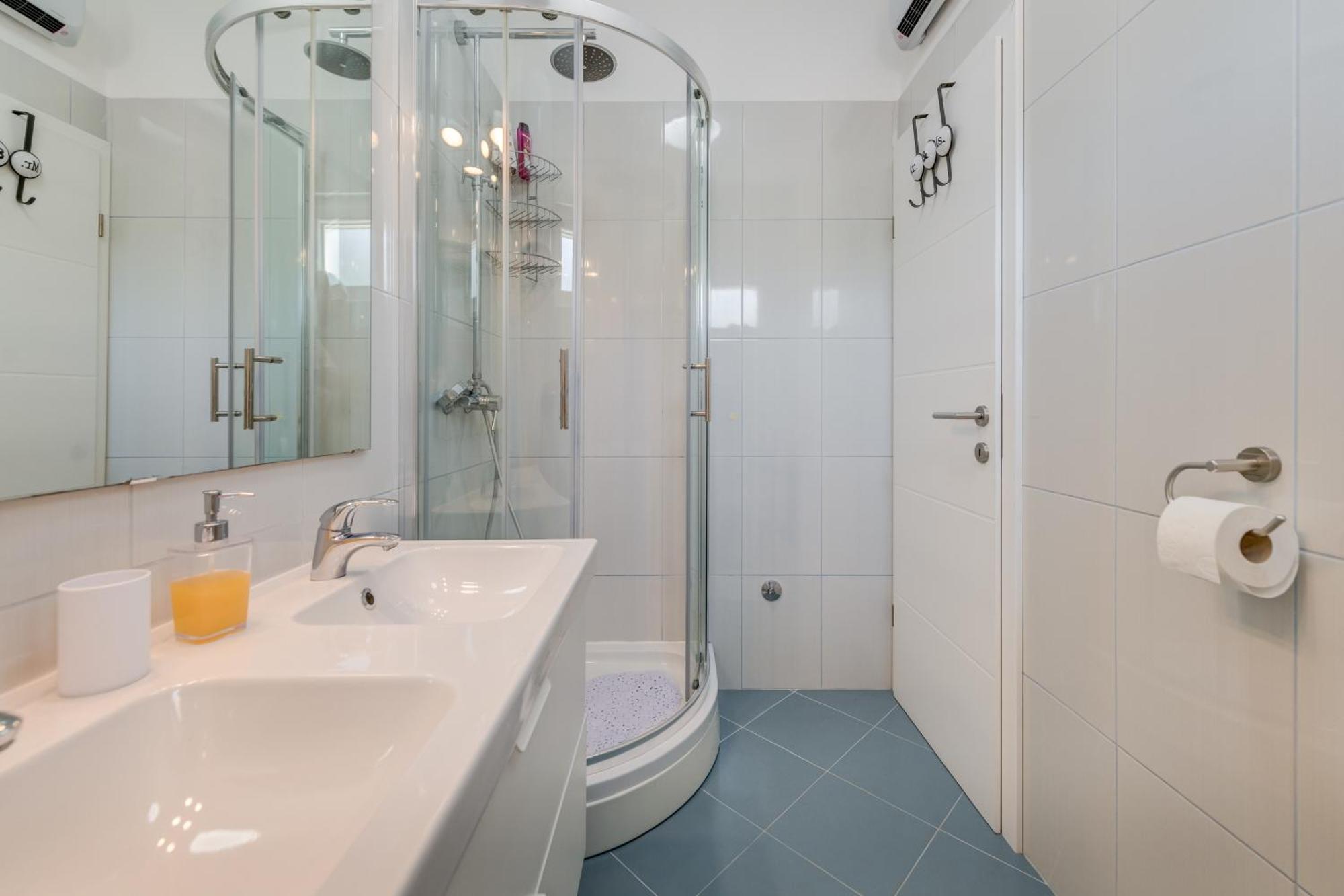 Apartments Cala Podstrana Ngoại thất bức ảnh